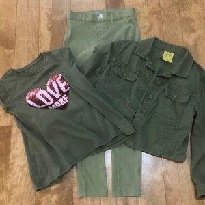 Girls outfit, tee shirt, leggings, jacket
